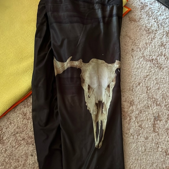 Teeki capri yoga pants. - Picture 1 of 2